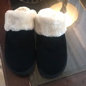 Minnetonka Slippers #G1663